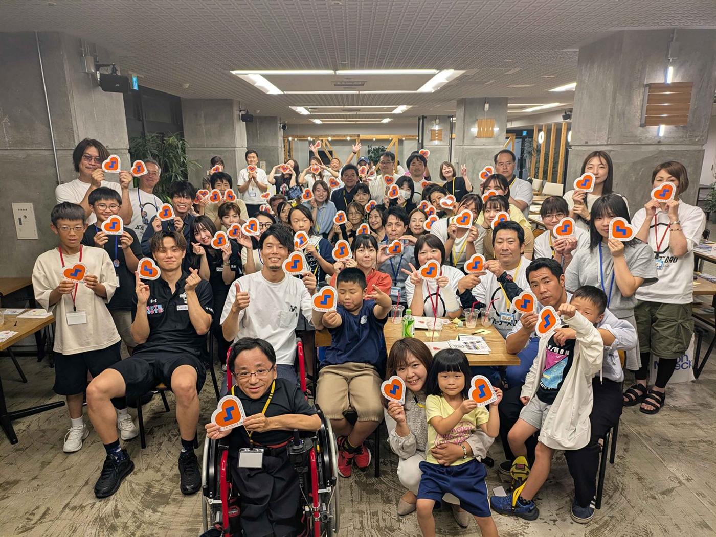 アリーナ体験共創会議に集まったこどもから大人までの参加者
